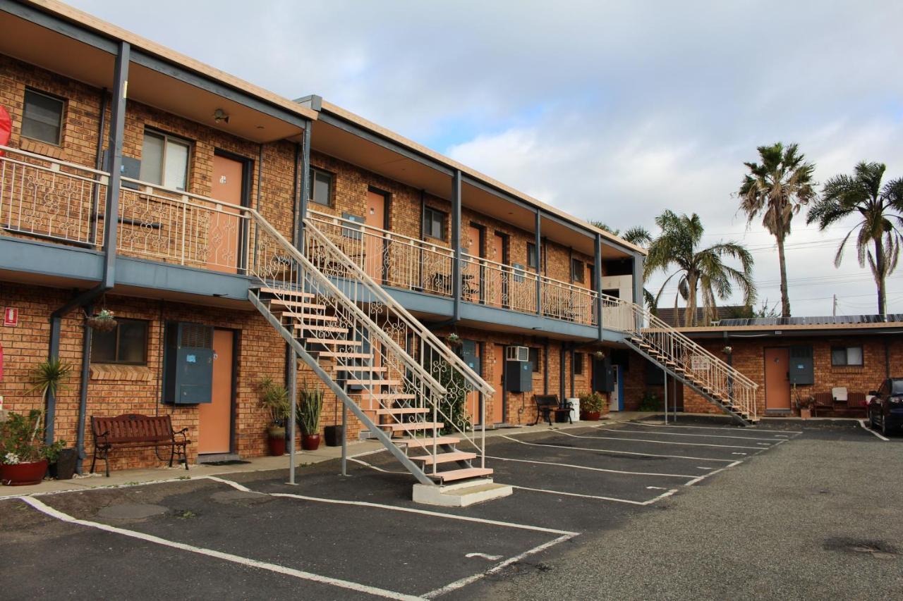 Bridge View Motel Gorokan Екстер'єр фото