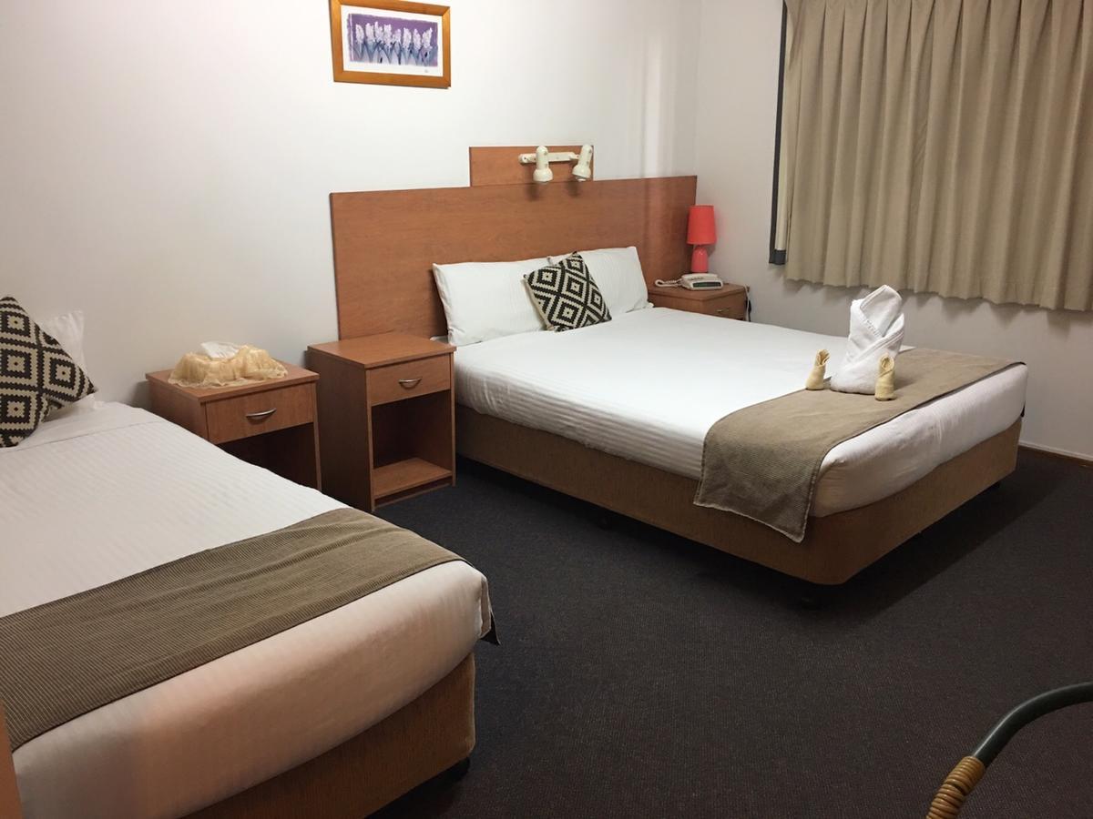 Bridge View Motel Gorokan Екстер'єр фото