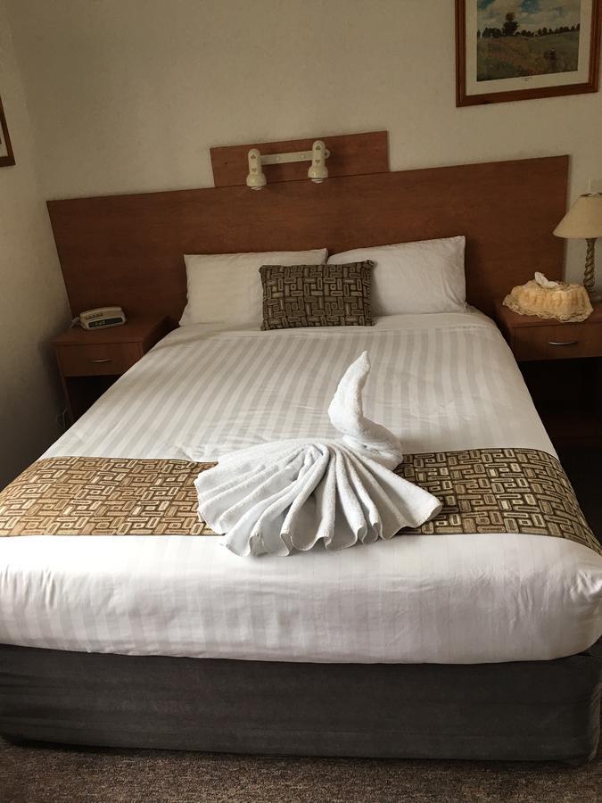 Bridge View Motel Gorokan Екстер'єр фото