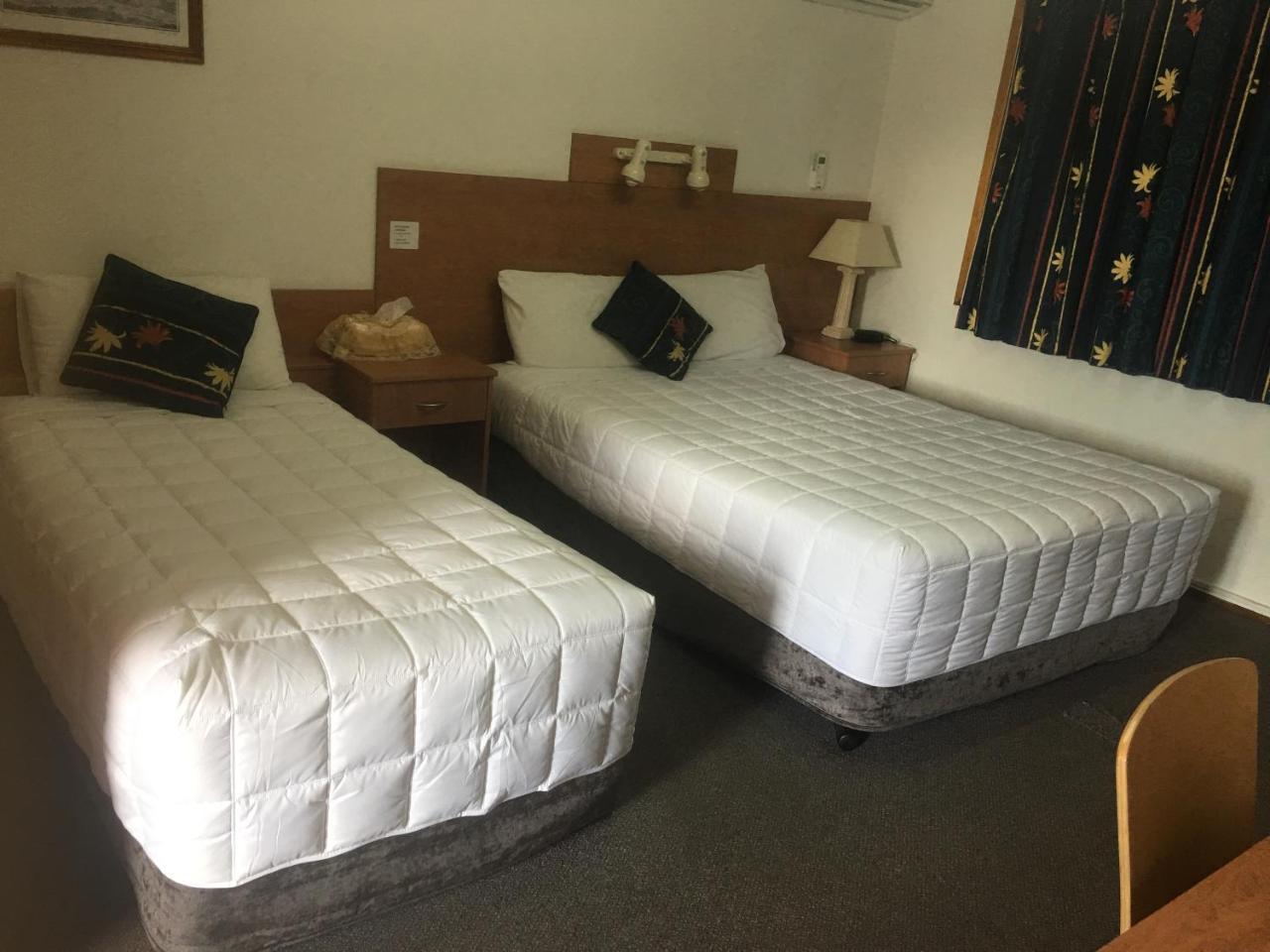 Bridge View Motel Gorokan Екстер'єр фото